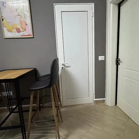 052 Apartment